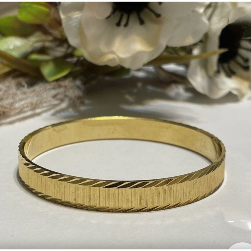 Summer's New Items ( Two Golden Ray's) - image 5